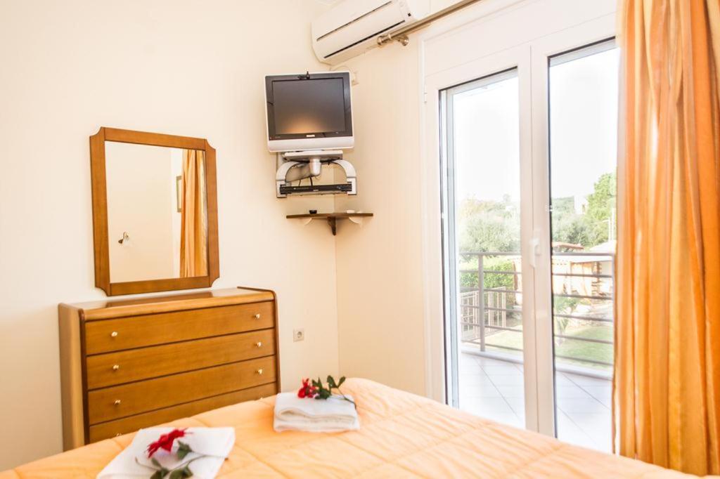 Cozy Flats In An Olive Grove By The Sandy Beach Kánalos Exterior foto